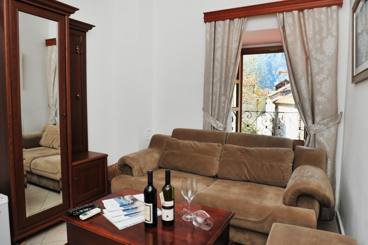 Lady Of The Rocks Apartments Perast Exterior foto