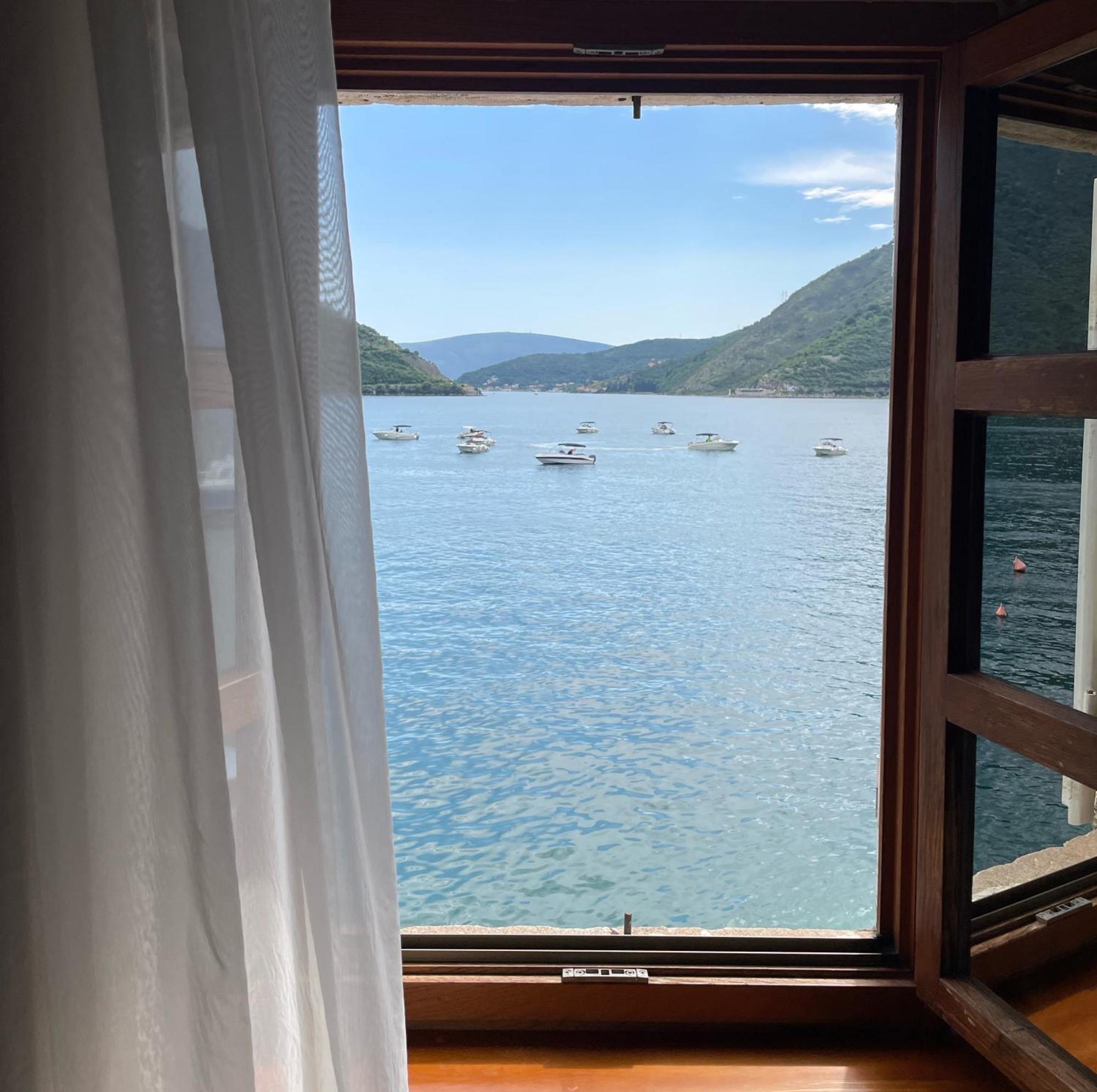Lady Of The Rocks Apartments Perast Exterior foto